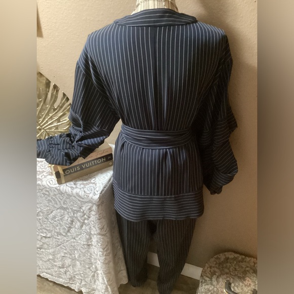ELOQUII SUIT 2 pieces Navy/White Pinstripe - Picture 2 of 16